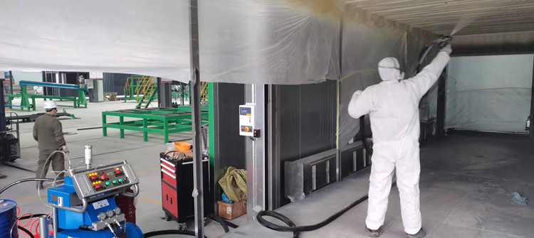 集裝箱冷庫保溫噴涂設(shè)備_聚氨酯噴涂設(shè)備廠家